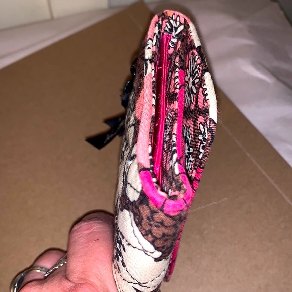 Vera Bradley Wallet Great Shape no holes to issues at all - Picture 4 of 7